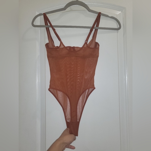 NWT SKIMS ULTRAFINE MESH UNDERWIRE BODYSUIT IN CHILE SIZE XXS - Picture 7 of 7